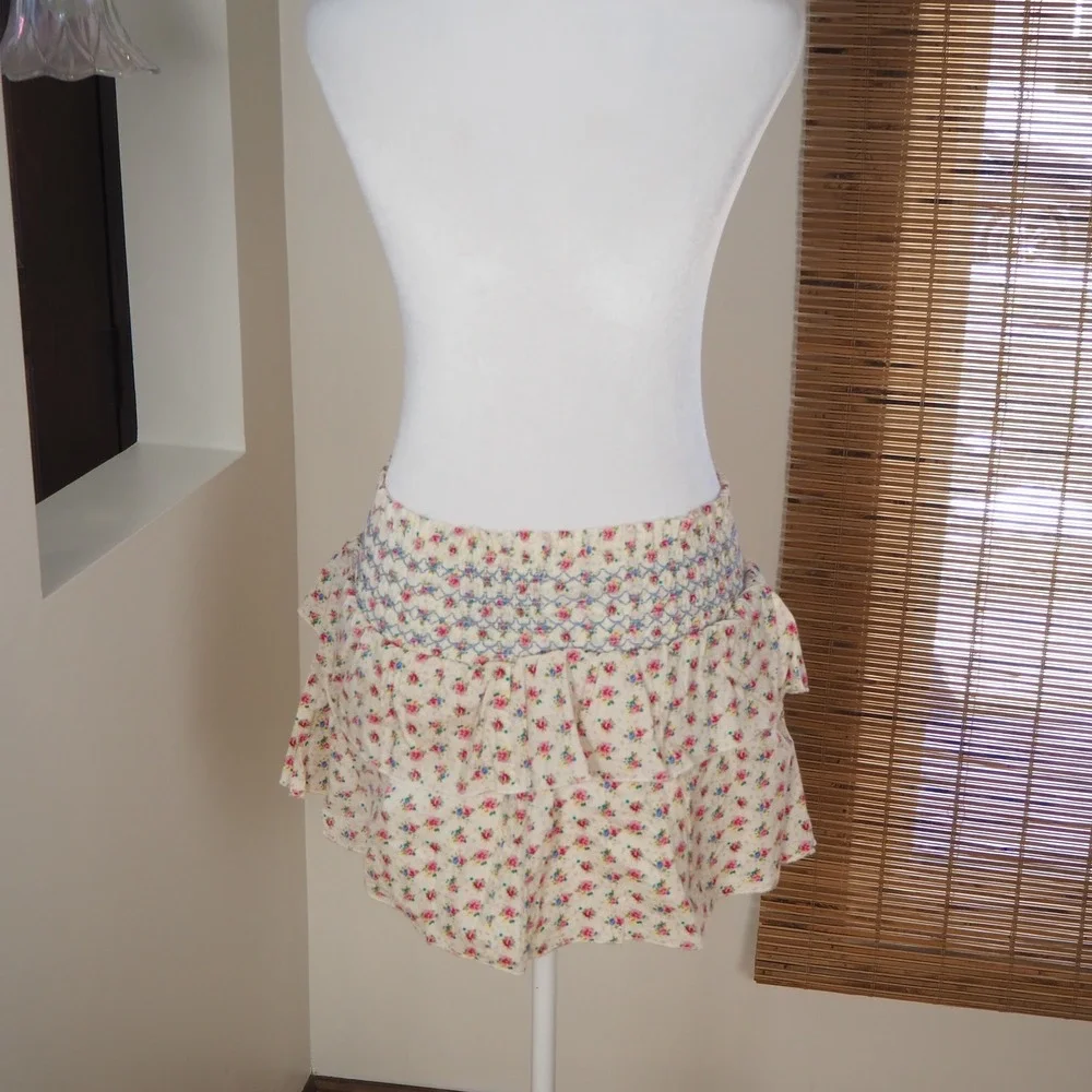 Katie J NYC Tween Smocked Tiered Mini Skirt Girls Large 12 Dainty Floral Cottage